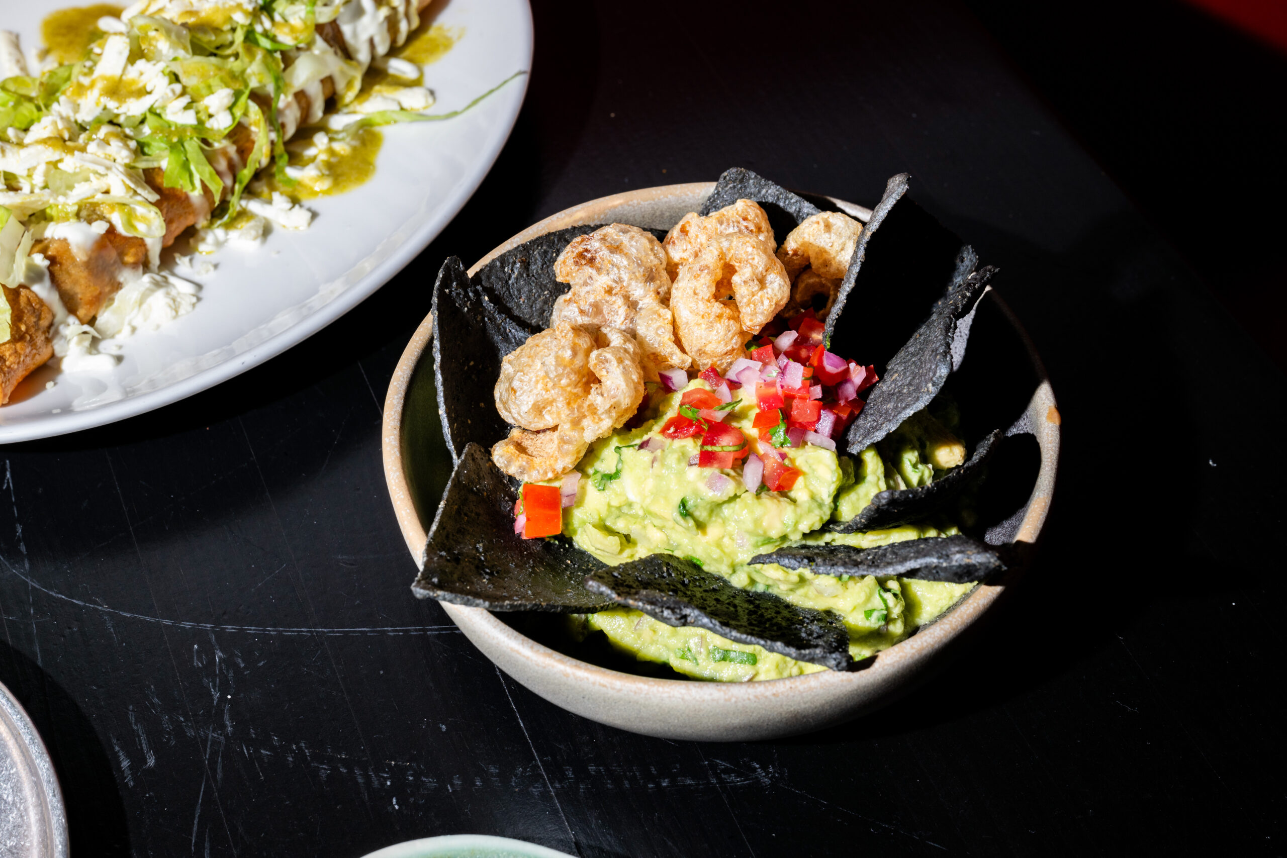 Totopos con guacamole